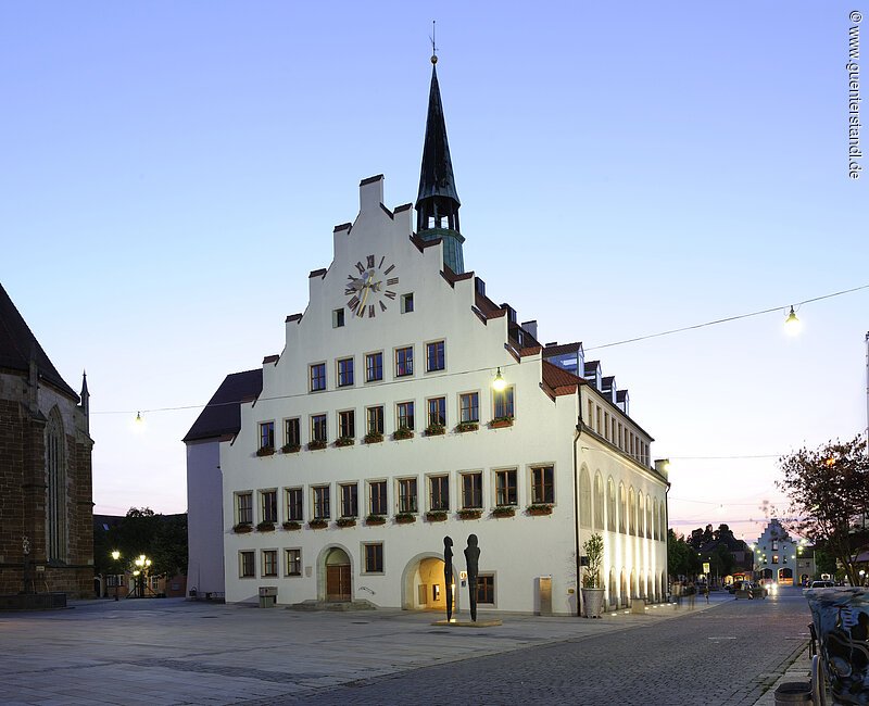 rathaus 2 neumarkt öffnungszeiten