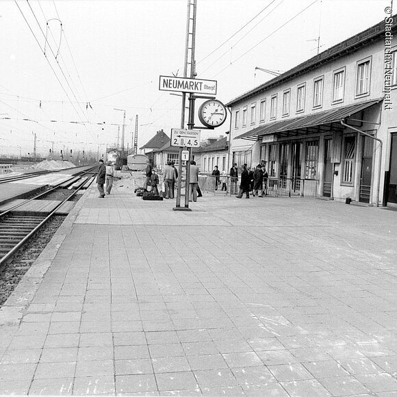 Archivfoto des Neumarkter Bahnhofs