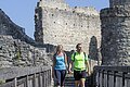 Wanderer auf der Burgruine Wolfstein