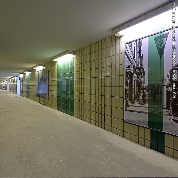 Die Personenunterführung (PU) Neumarkt in der Oberpfalz im Regionalbereich Süd der DB Station&Service AG nach der Neugestaltung im Konjunkturprogramm 2021. Foto am 11. Januar 2022.