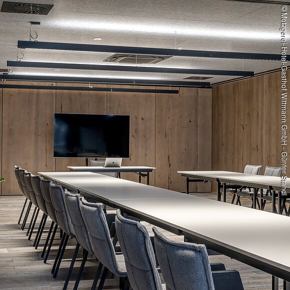 Metzgerei-Hotel-Gasthof Wittmann - Tagungsraum Das Foto darf ausschließlich für PR- und Marketingmaßnahmen der Metzgerei Hotel Gasthof Wittmann GmbH - Bahnhofstraße 21 - D-92318 Neumarkt räumlich und zeitlich unbegrenzt verwendet werden. Das Copyright verbleibt beim Bildautor Günter Standl (www.guenterstandl.de). Jegliche Nutzung Dritter ist mit dem Bildautor gesondert zu vereinbaren. Der Bildautor stellt das gelieferte Bildmaterial nicht von Rechten Dritter frei. Etwaige Ansprüche Dritter fallen in den Verantwortungsbereich des Bildnutzers.