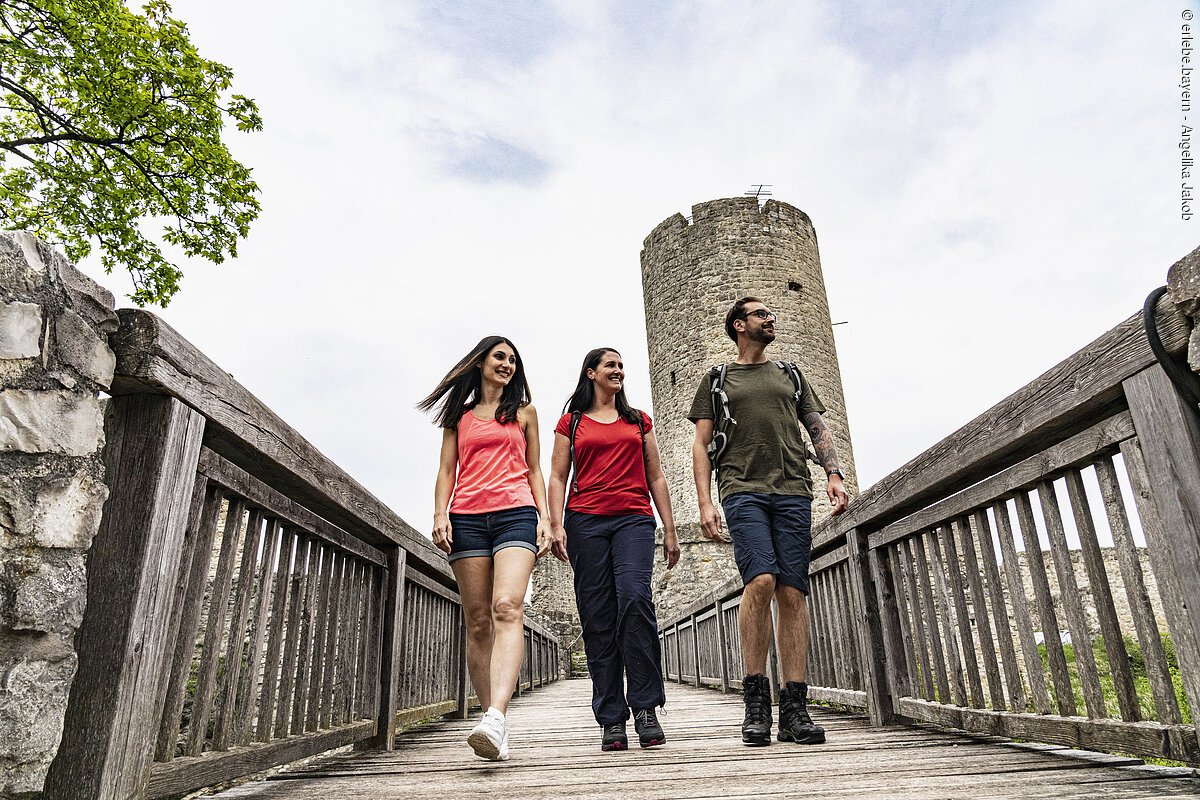 Wandern in Neumarkt in der Oberpfalz, Burg Wolfstein, Bayern, Deutschland,